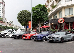 Đàn ngựa hoang Ford Mustang quy tụ tại TP.HCM, đọ dáng với xe Đức