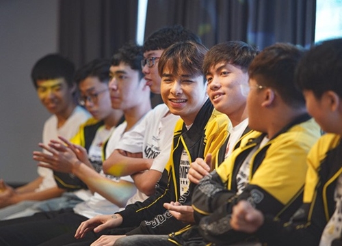 Góc nhìn từ câu chuyện Lowkey Esports: Cuộc chơi 'hao tiền tốn của' mang tên Thể Thao Điện Tử Chuyên Nghiệp