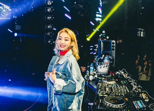 Không hát, không nhảy cũng không có hứng thú diễn xuất, Hyo Yeon (SNSD) chia sẻ lý do chọn làm DJ