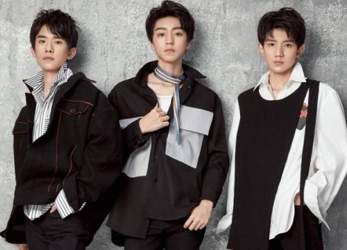 Nhiều nghệ sĩ Hoa Ngữ xuất hiện trong ngày diễn tập Xuân Vãn 2020, ba thành viên TFBOYS sẽ không đứng chung sân khấu ?