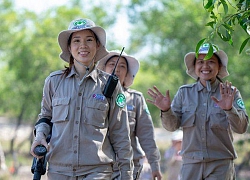 Những người phụ nữ dò mìn ở Quảng Trị