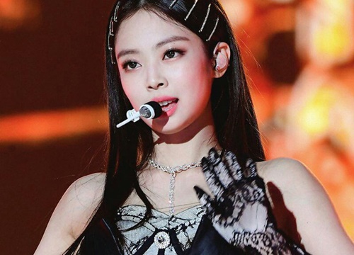 Những sân khấu "Solo" xuất sắc nhất của Jennie (BLACKPINK): thần thái sang chảnh, body cực phẩm và hát live đỉnh miễn bàn