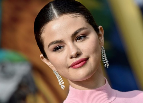 Các chuyên gia âm nhạc nói gì về album "Rare" của Selena Gomez?