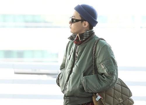 G-Dragon xách túi Chanel to 'chà bá' tại sân bay lên đường sang Pháp tham dự show thời trang