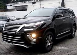 Toyota Fortuner phiên bản mới lần đầu lộ diện với lưới tản nhiệt siêu to khổng lồ