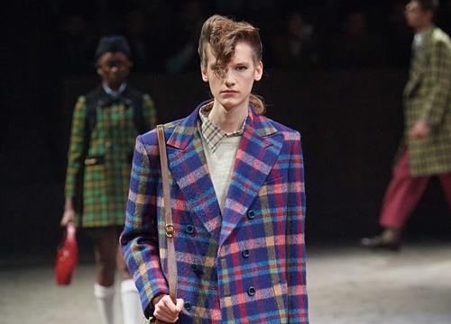 Trình làng các thiết kế thảm họa - Gucci đang ngày càng xuống cấp?
