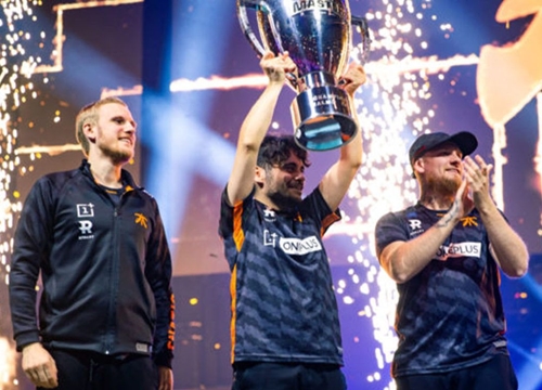 CSGO: Fnatic tái ngộ với sản phẩm ưu tú nhất của đội học viện bằng bản hợp đồng chính thức