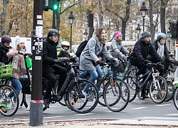 "Cú hích" đưa xe đạp "lên ngôi" ở Paris