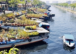 Lung linh chợ hoa Xuân trên "Kênh nước đen" giữa lòng Sài Gòn