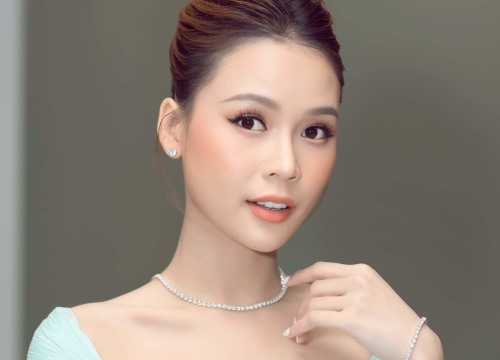 Hot girl Sam: "Nếu không làm, tôi sẽ không có tiền trả ngân hàng"