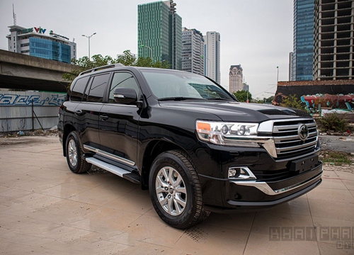 Đắt ngang Lexus LX570, Toyota Land Cruiser 5.7L 2020 nhập Mỹ vẫn hút khách Việt cận Tết