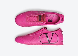 Valentino bất ngờ kết hợp cùng Onitsuka Tiger tung BST giày trong buổi trình diễn thời trang Thu Đông 2020 tại Paris