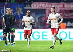 Werner lập cú đúp, Leipzig 'cô đơn' trên đỉnh Bundesliga