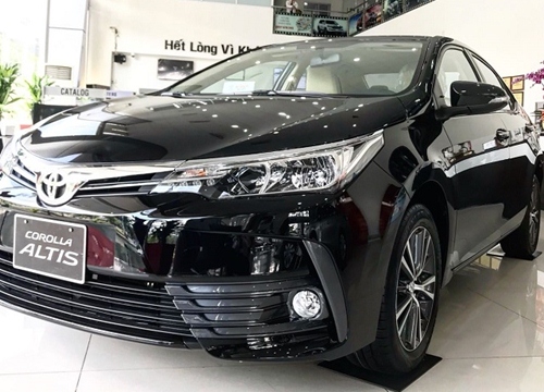 Xe hạng C: Mua Toyota Corolla Altis hay Mazda3 chơi Tết?