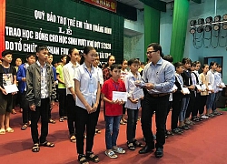 Zhishan trao hơn 500 triệu học bổng Vượt khó cho học sinh Quảng Bình