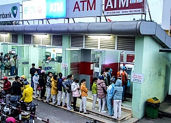 Cao điểm thanh toán, giao dịch ATM lại nghẽn