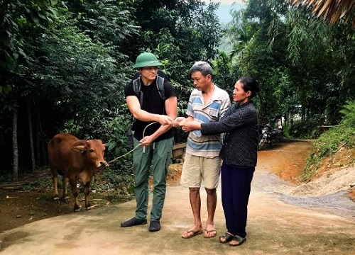 Chàng trai Mỹ từ bỏ giấc mơ trở thành cảnh sát để tham gia tình nguyện tại Việt Nam