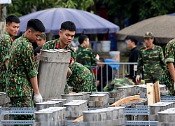 Hà Nội: Bên trong trận địa pháo hoa chuẩn bị khai hoả, đón giao thừa