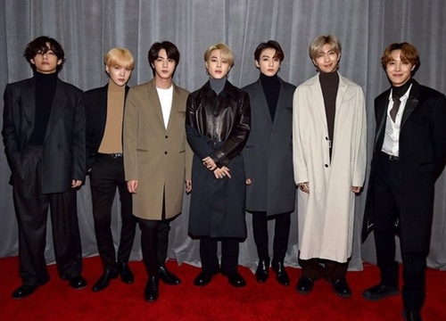 BTS lịch lãm trên thảm đỏ Grammy, mạnh mẽ tuyên bố: 'Mục tiêu 2021 là được đề cử giải thưởng Grammy'