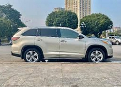 Giá hơn 2,4 tỷ tại Việt Nam, Toyota Highlander có gì đặc biệt?