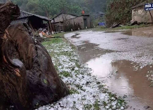 Lạng Sơn: Dông lốc, mưa đá gây thiệt hại hơn 20 tỷ đồng