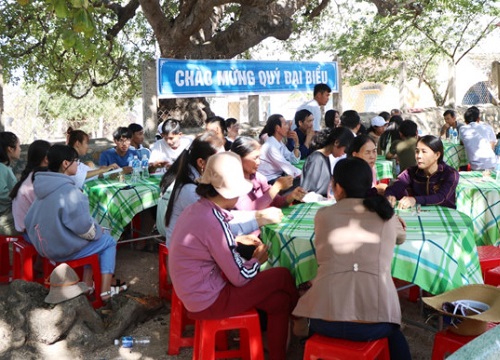 Mùng 1 Tết về làng biển nghe chuyện hiếu học