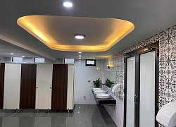 Pha "lì xì" chất nhất năm mới: Nhà trường xây hẳn khu WC sang chảnh như resort, bảo sao học trò cứ thi nhau xin đi vệ sinh dài!