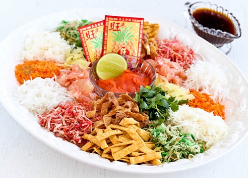 Yee Sang Món ăn mang lại may mắn trong Năm Mới ở Malaysia