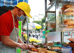 Độc lạ bánh mì sườn bì chả đầu tiên tại Sài Gòn