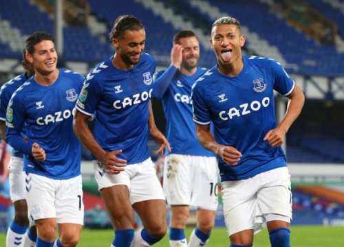 Everton tái lập kỷ lục thắng sau 82 năm