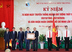 Thủ tướng Nguyễn Xuân Phúc: Cần hiện đại hóa việc dự báo thời tiết, thiên tai