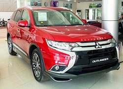 Mitsubishi Outlander giảm gần 150 triệu tại Việt Nam, xả hàng tồn