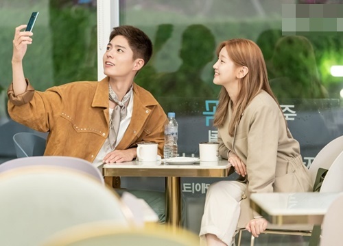 Phim của Park Bo Gum hé lộ những bí mật của nghề diễn viên