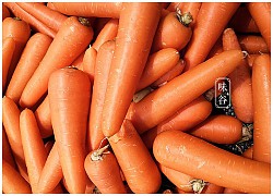 Nên mua cà rốt sạch hay còn dính bùn, có sự khác biệt lớn giữa 2 loại