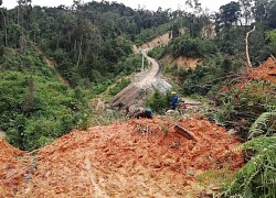 Bão số 9: Nhiều điểm xung yếu tại Kon Tum tiếp tục bị sạt lở