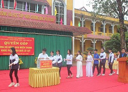 Thầy trò Tuyên Quang chia sẻ với đồng bào miền Trung