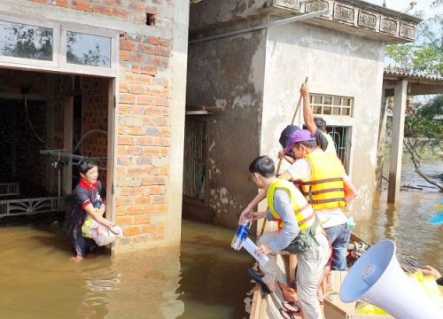 Miền Tây hướng về miền Trung