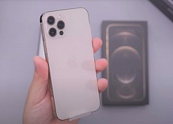 Giá iPhone 12 Pro tăng trở lại vì khan hàng