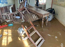 Kịch bản nào cho học sinh miền Trung nghỉ học quá dài vì bão lũ?