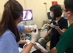 Kịp thời lấy đồng xu "mắc kẹt" trong thực quản bé 7 tuổi