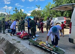 Nạn nhân sống sót trong vụ sạt lở vùi lấp hơn 50 người ở Quảng Nam được đưa đi cấp cứu