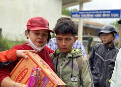 Nước mắt Trà Leng: "Thầy đã dạy các em học cách kiên cường mà, phải không?"