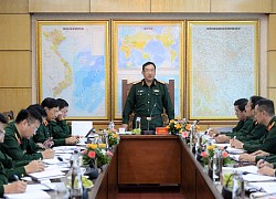 Phó đô đốc Phạm Hoài Nam kiểm tra, làm việc tại Viện Thuốc phóng Thuốc nổ