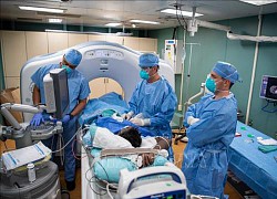 Regeneron công bố kết quả thử nghiệm lâm sàng khả quan trong điều trị COVID-19