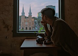 Sài Gòn xuất hiện quán cà phê có ô cửa sổ nhìn thẳng ra nhà thờ Đức Bà tuyệt đẹp, dự là sẽ &#8220;gây bão&#8221; ầm ầm cho xem!