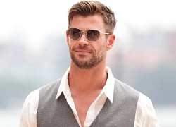 'Thần Sấm' Chris Hemsworth ngồi thiền dưới đáy hồ bơi