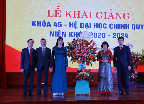 Đại học Luật Hà Nội tổ chức Lễ Khai giảng Khoá 45 hệ Đại học chính quy niên khoá 2020 - 2024