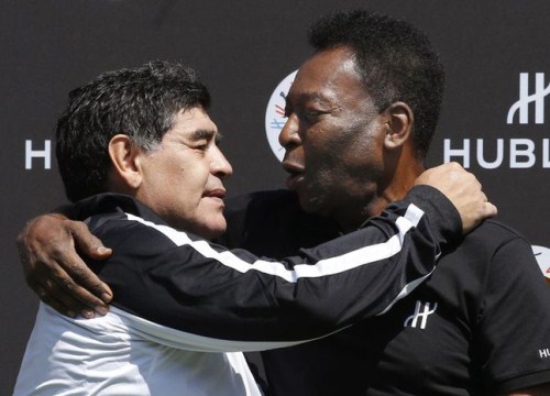 Pele tung hô Maradona chạm mốc... '60 năm cuộc đời'