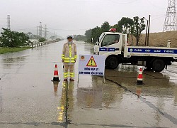 Quốc lộ 1A qua Hà Tĩnh ngập sâu