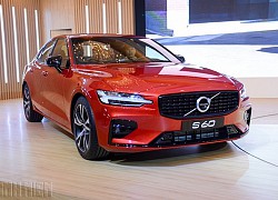 Volvo S60 giá 1,69 tỉ đồng, cạnh tranh Mercedes C-Class, BMW 3-Series